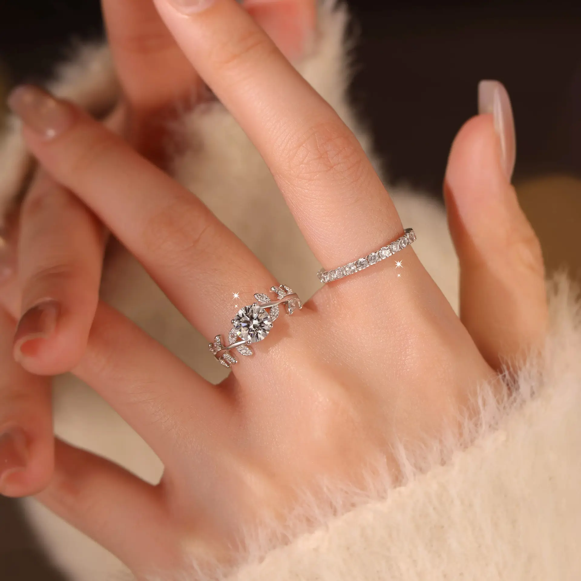 White Silver Plated Laurel Leaf Moissanite Diamond Ring 1 Carat Gift for Friend Lover Wedding Proposal Birthday Daily Wear