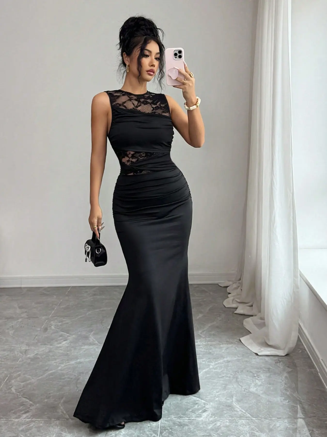 Ladies' lace spliced fish tail dress, hollow black lace hip wrapped long dress, sleeveless round neck design, waist cinching slimming dinner dress, French elegant style, Elegant sleeveless gown, suitable for parties, formal occasions in all seasons