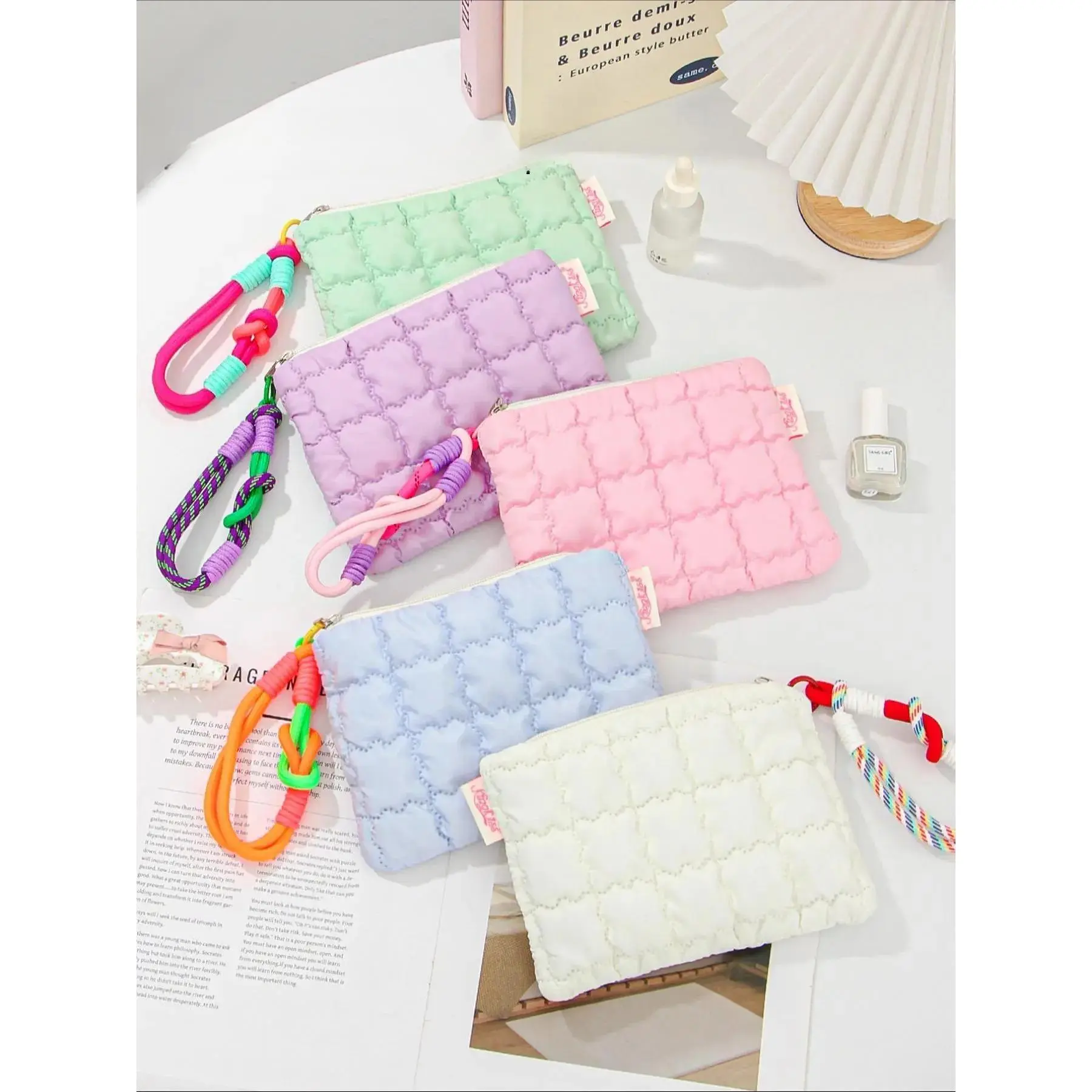 Cute Quilted Makeup Bag Set, Travel-Ready Cosmetic Organizer Pouch, Y2K Quilted Portable Makeup Storage Bag, Multifunctional Large Capacity Beauty Case for Women & Girls, Soft Handheld Toiletry Pouch for Daily Use, Travel, Vacation & Gym, Compatible with