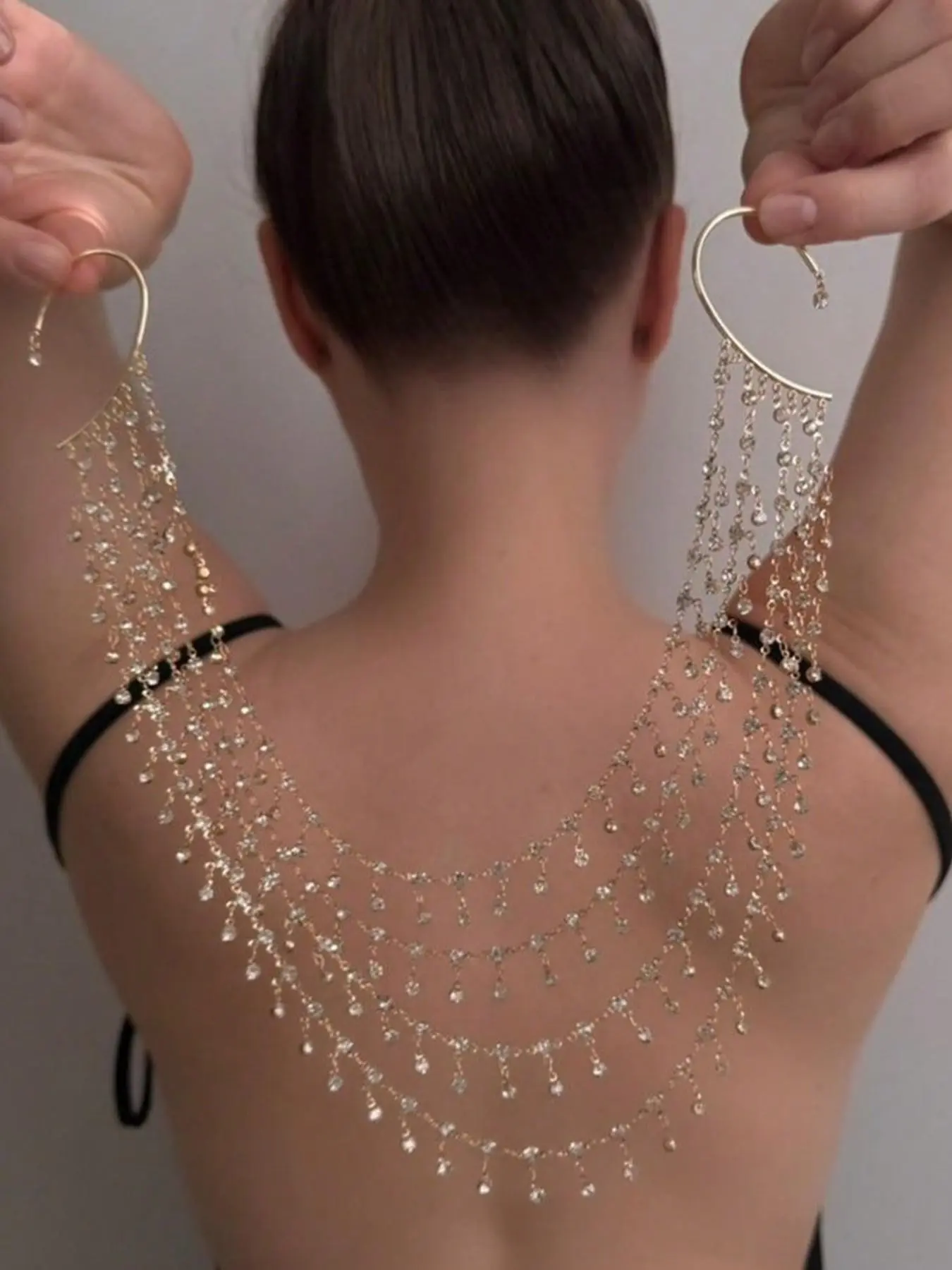 Sparkling Multi-Layer Crystal Tassel Long Ear Cuff, No Piercing Needed, Exaggerated Design for Women, Daily Date Dinner Jewelry Gift, Earrings Dangling, Earring Cuffs, Dangly Earrings, Ear Accessories