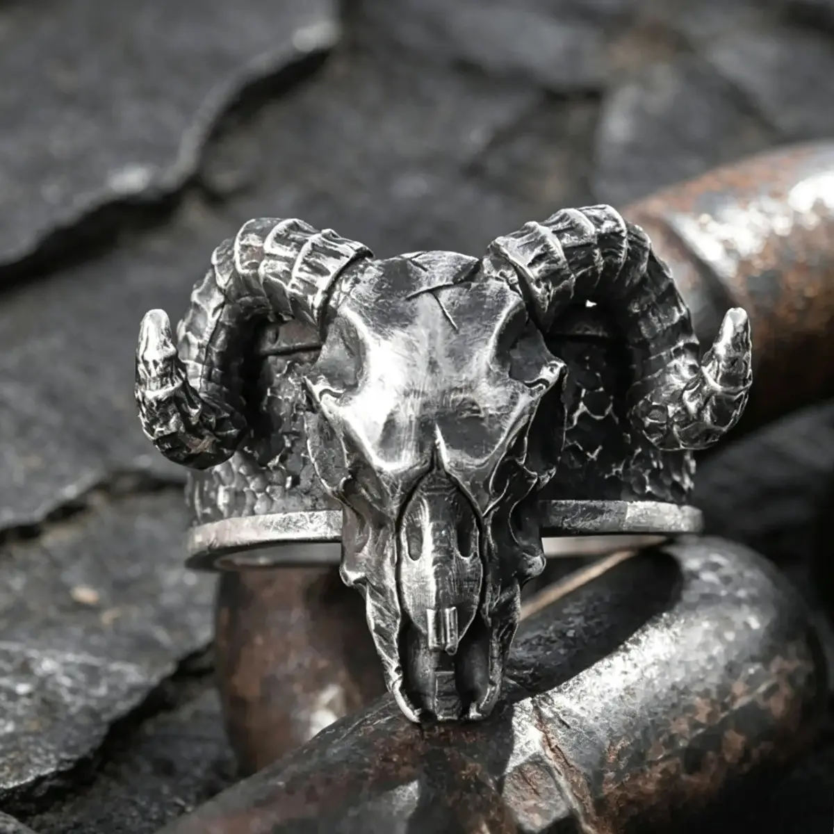 Adjustable Gothic Sheep Skull Alloy Ring for Women, Alternative Dark Art Animal Shaped Jewelry for Everyday Wear