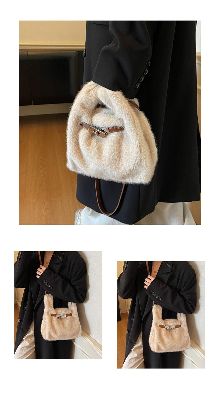 New Winter Faux Fur Top Handle Bag Korean Fashion Crossbody Bucket Bag for Women Comfortable and Versatile Texture Shoudler Bag
