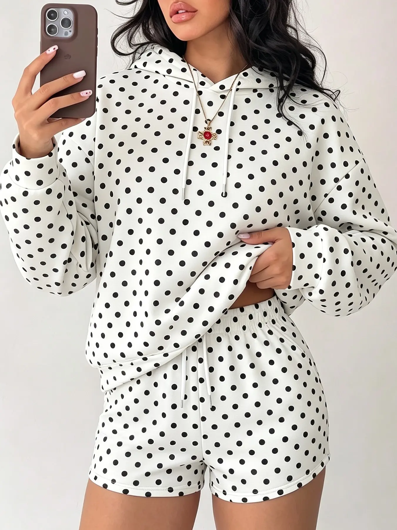 New autumn women's polka dot hoodie & shorts two-piece set, loose fit with drawstring design, casual home style, perfect for staying at home, walking, weekend outings, and travel outfits #PolkaDotStyle #LoungewearSet #CasualOOTD #HoodieSet