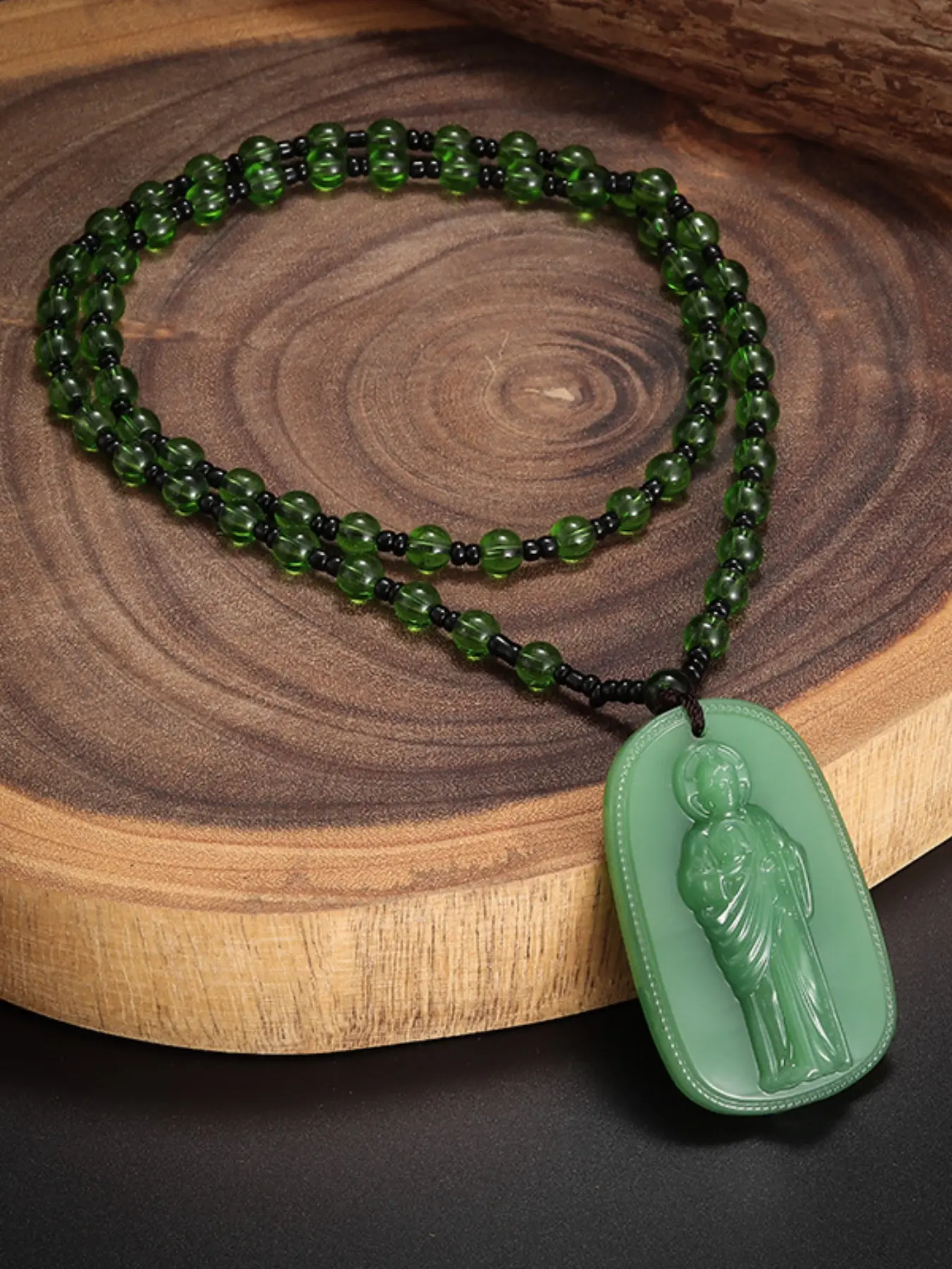 Hot Selling Imitation Jade Buddha Pendant Necklace, Vintage Style Bodhisattva Amulet Protecting Necklace, Religious Gift for Spirituality