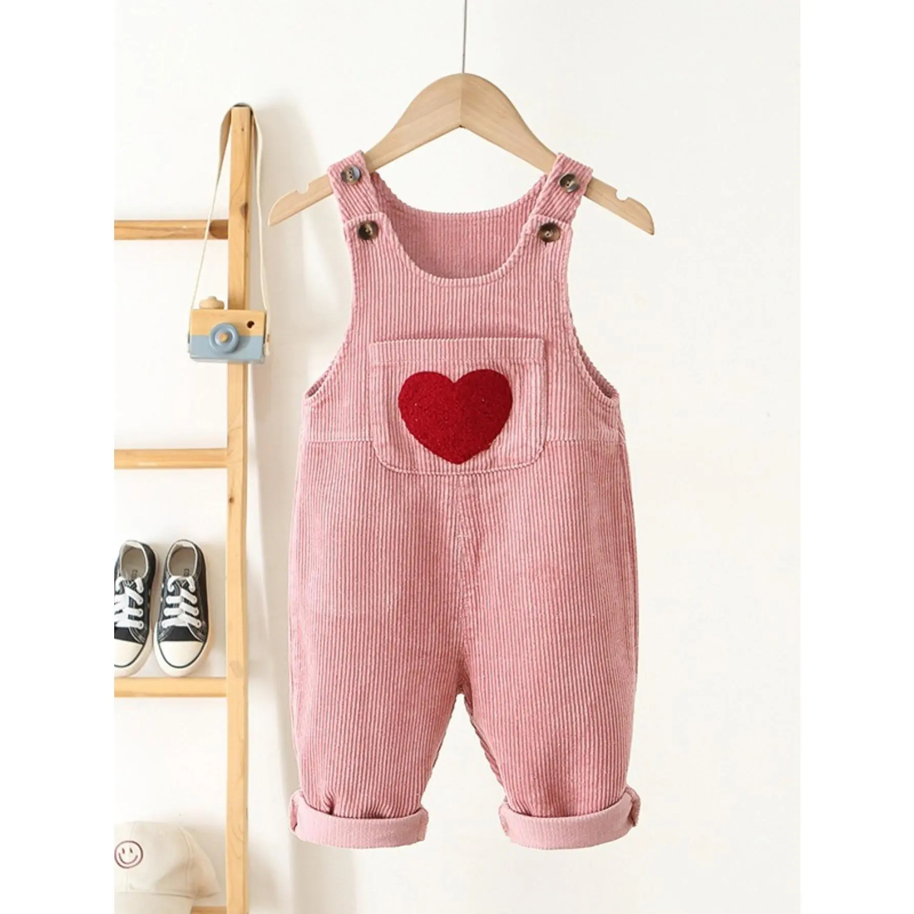 2026 New Kids' Overalls: Korean-Style Corduroy Bib Pants for Boys And Girls Featuring Love Embroidery. Trendy And Adaptable, These Jumpsuits Pair Well with Any Outfit, Making Them Essential for Travel, for Outdoor