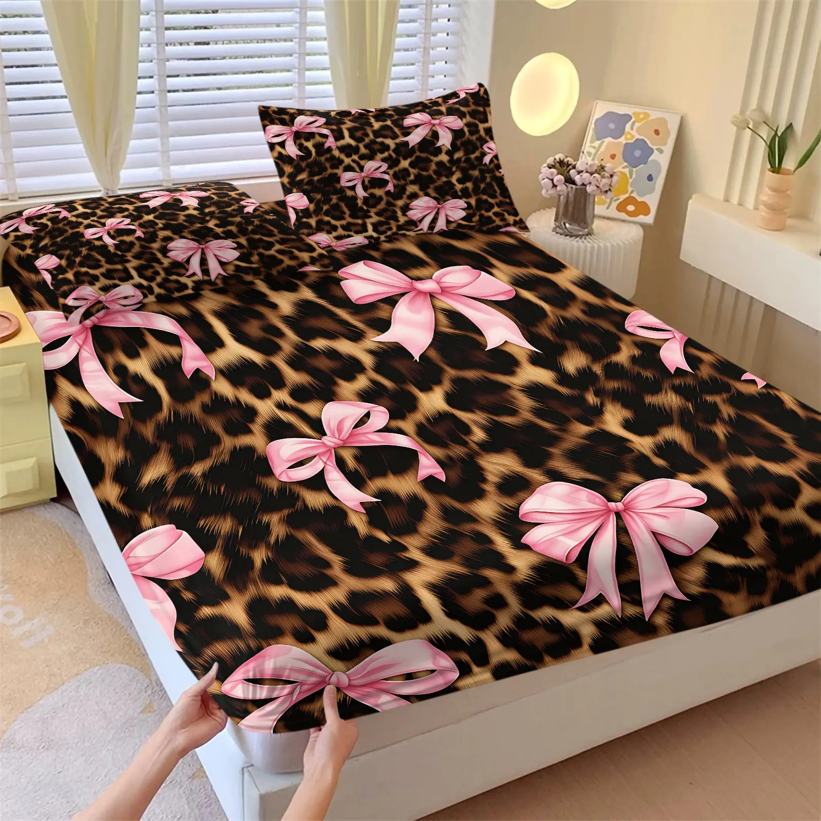 3PCS Leopard Pink Glossy Bow Print Fitted Sheet Set (1 Fitted Sheet + 2 Pillowcases, No Pillows Included),Soft Breathable Fabric,Deep Pocket Anti-Slip Design,All Season Easy Care,HD Digital Printing,Y2K Girl Bedroom Decor Gift