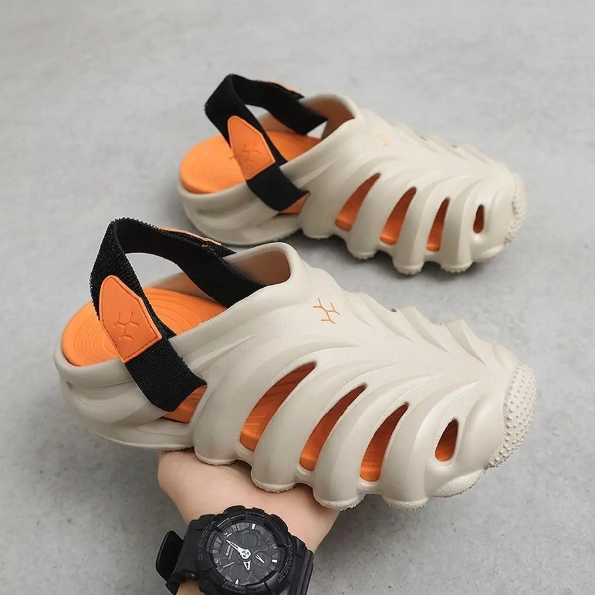 Men's Thick-Soled Clogs (Summer 2026 New Style) – Lightweight, Non-Slip EVA Water Sandals with "Cloud-Like" Cushioning and Dual-Layer Design