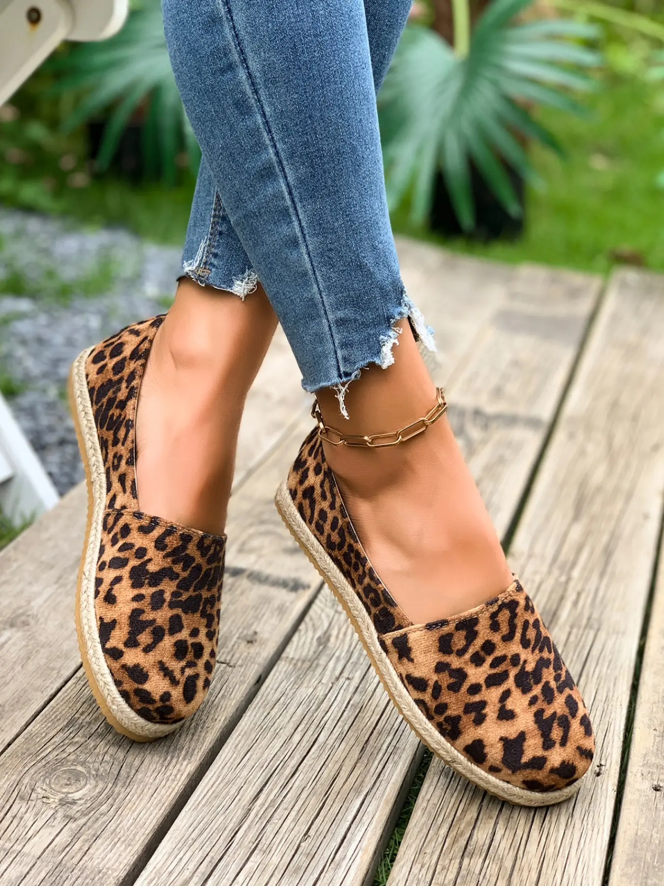 Women's Leopard Print Suede Espadrille Flats, Casual Slip-On Shoes, Vintage Style, Large Size, Comfortable and Stylish Footwear, Walking Shoes, Slip Ins Shoes