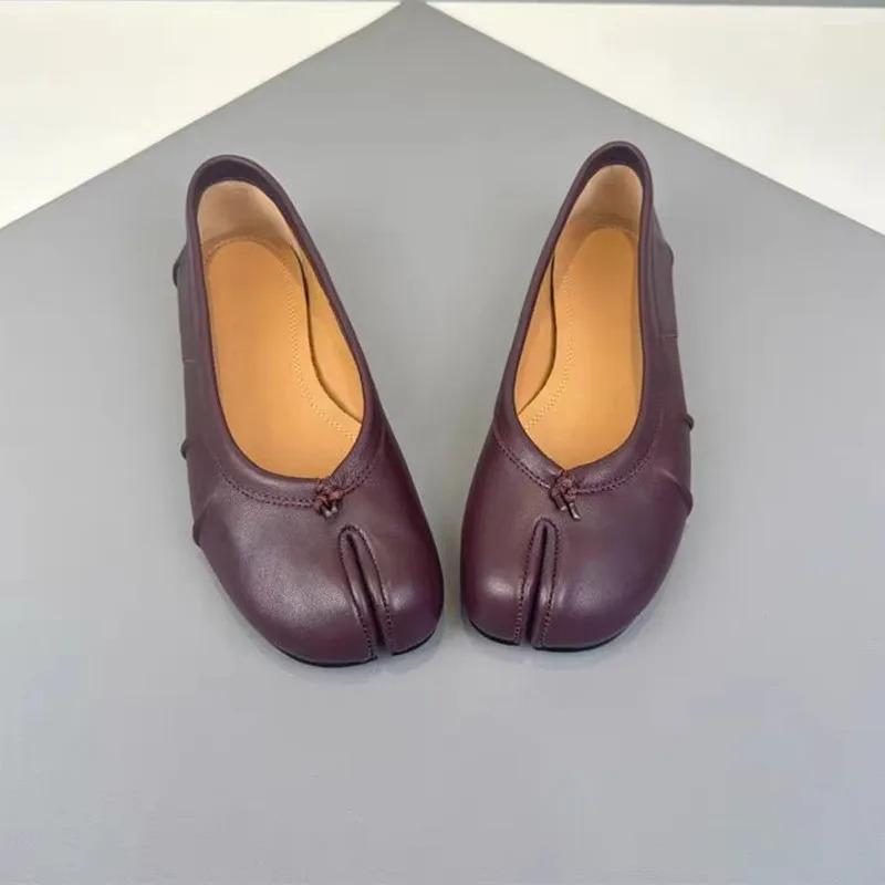 New Soft Leather Split Toe Women Tabi Ballet Flats Spring Autumn Comfortable Walking Lazy Loafers Casual Girls Dance Shoes