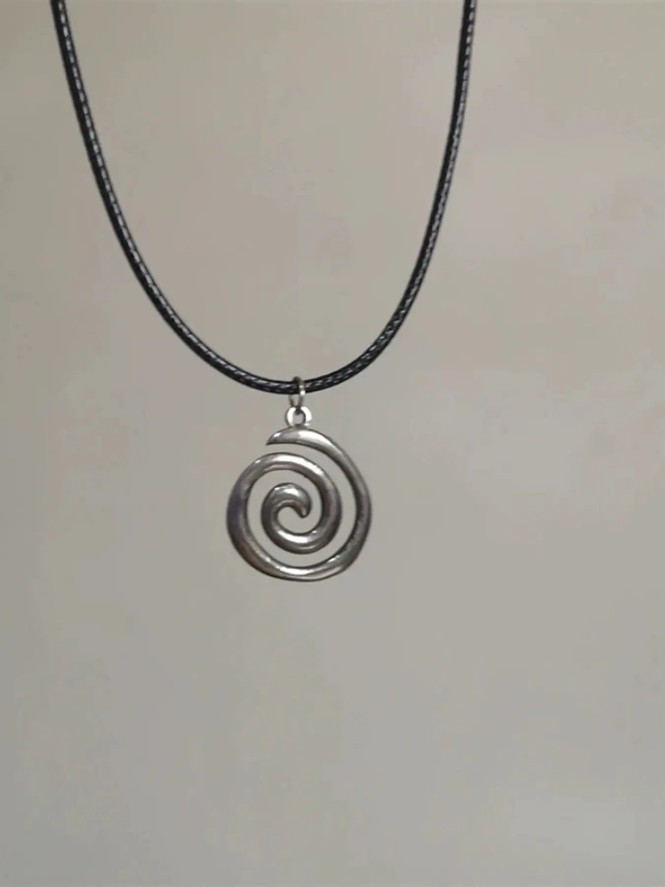 Vintage Leather Rope Alloy Necklace with Irregular Spiral Sun Moon Pendant, Unisex Daily Wear Jewelry, Retro Style Plain Pattern, Neck Chain