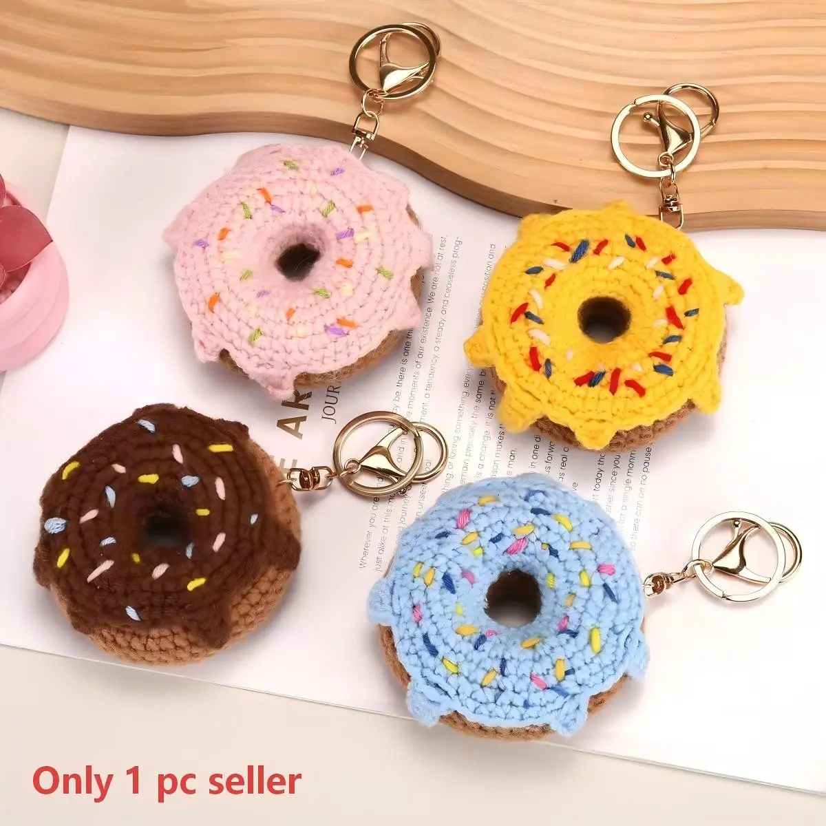 Handmade Crochet Donut Keychain, Cute Bag Charm, Perfect Small Gift for Family and Friends, Unique Collectible Accessory