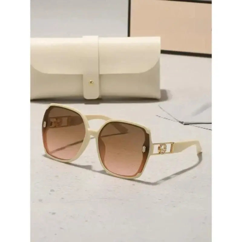 Unisex Oversized Minimalist Sunglasses - Modern Trendy Sunglasses with Trendy Styling, Gradient Lenses, Durable Frames, Ideal for Casual Wear, Spring Outdoor Activities, Trendy Styling Sunglasses