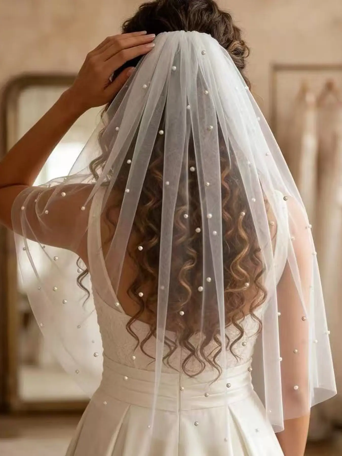 Fashion Romantic Full Coverage Pearl Dot Short Bridal Veil, Wrinkle-Resistant Ultra-Thin Transparent Veil, Elegant Minimalist Wedding Accessory