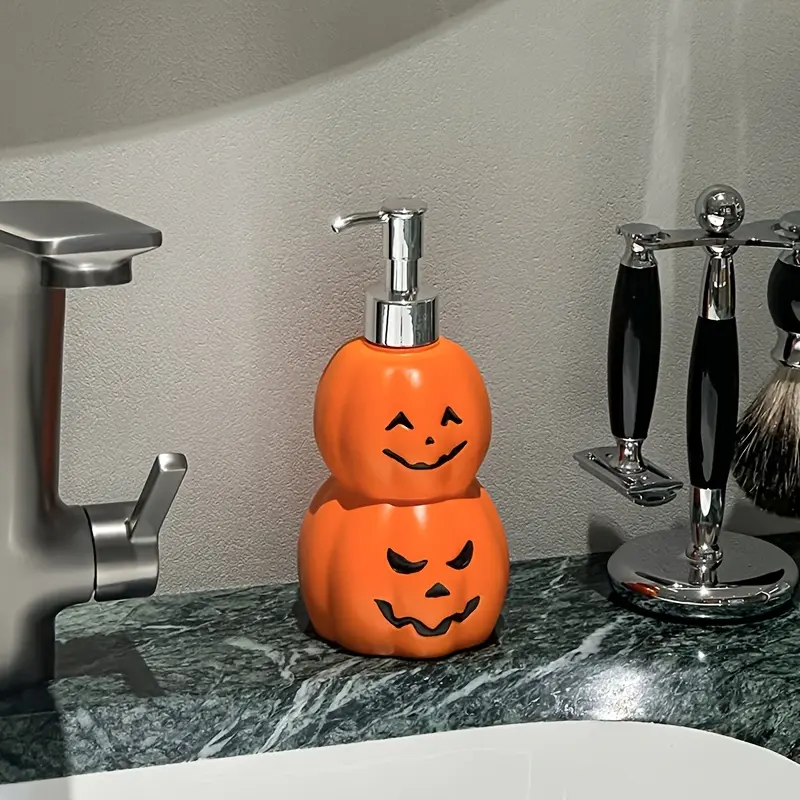 1pcs Halloween kid lamp soap dispenser, cute pumpkin hand sanitizer bottle pump, scary bathroom decoration, holiday supplies.