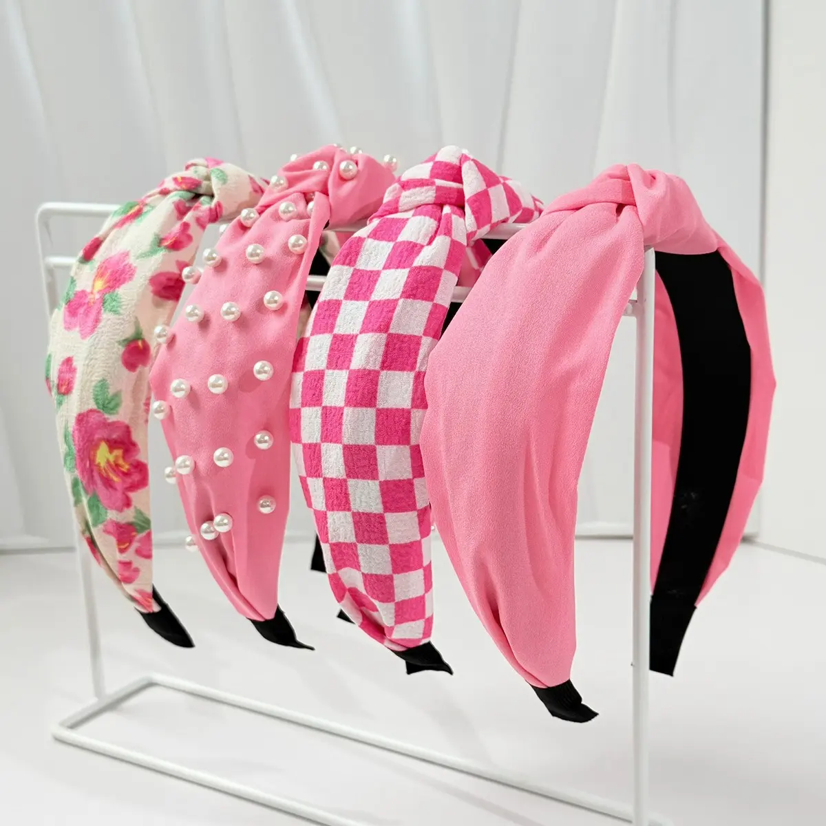 Female Pink Pearl Checkered Knotted Wide Fabric Headband - Soft, Comfortable, Non-Slip, Elegant Casual Hair Accessory for Bag Charms, Daily Wear, Office Use