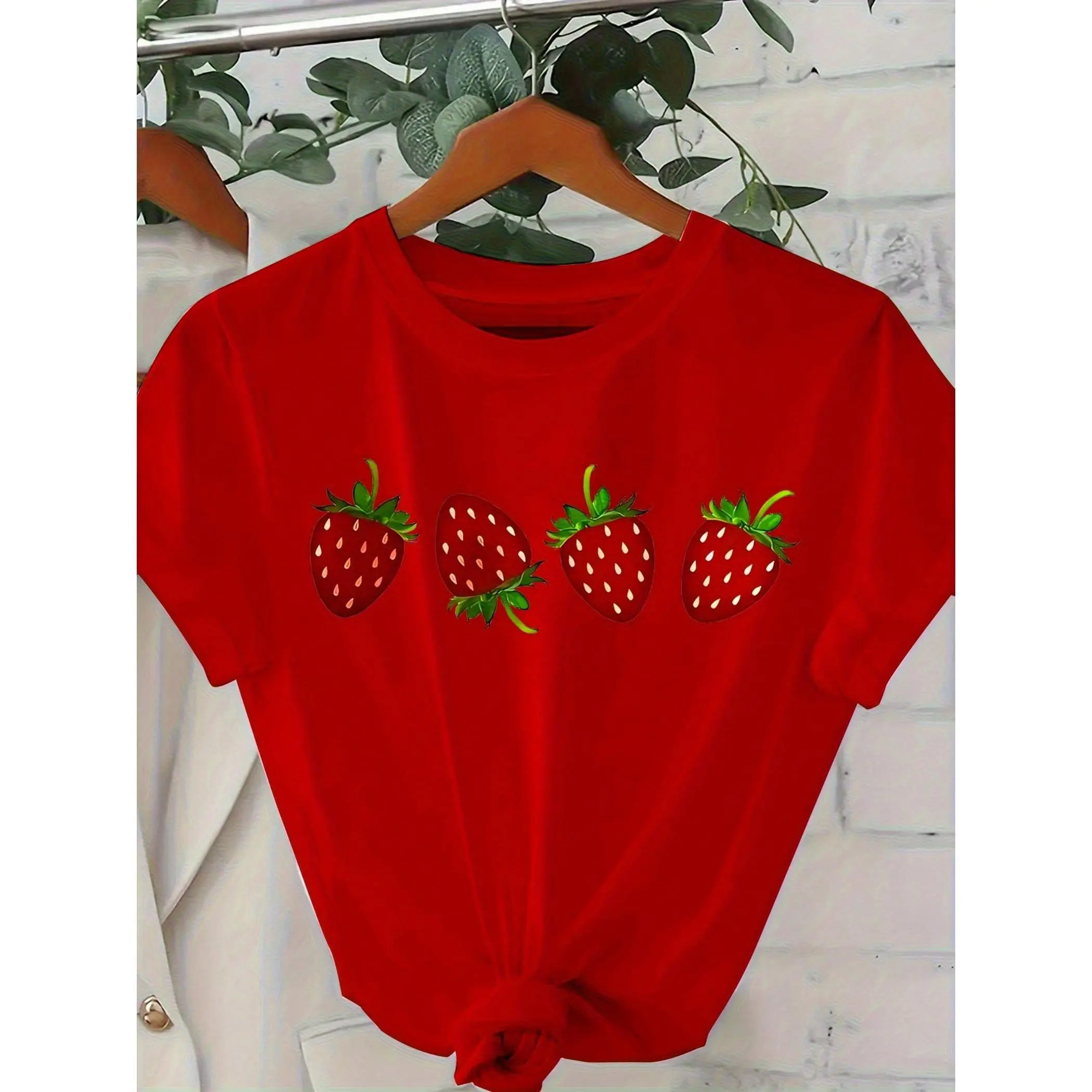 1 Piece Women's Casual T-Shirt - Cute Strawberry Pattern Loose Fit, Essential For Daily Party Wear, Non-Stretch Fabric, Machine Washable Top, Soft Texture Design, Tops For Women, Vacation Outfits For Women versatile weekend casual wear print cotton low