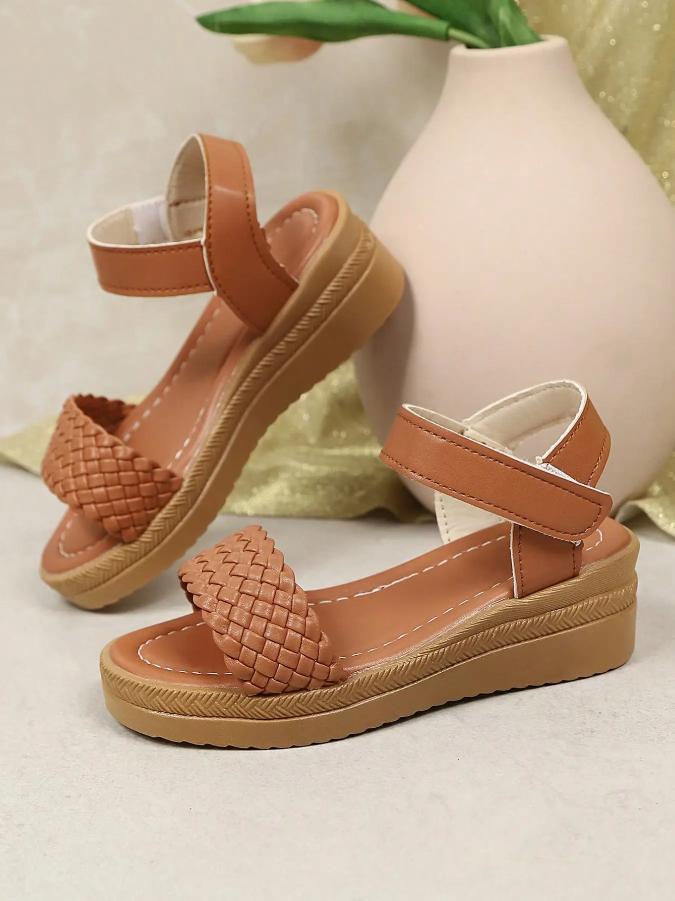 Summer Thick Sole Wedge Sandals for Teen Girls, Fashionable and Comfortable, Ideal for Casual Wear and Daily Use