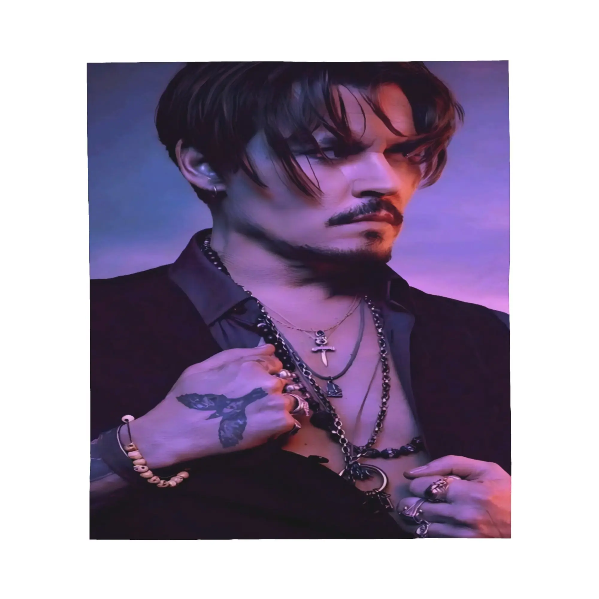 Johnny Depp's blankets are warm, comfortable, and suitable for all seasons. Their minimalist design exudes a unique sense of style. Lightweight and portable, they are both eye-catching and practical, making them ideal for outdoor concerts, camping, and ot