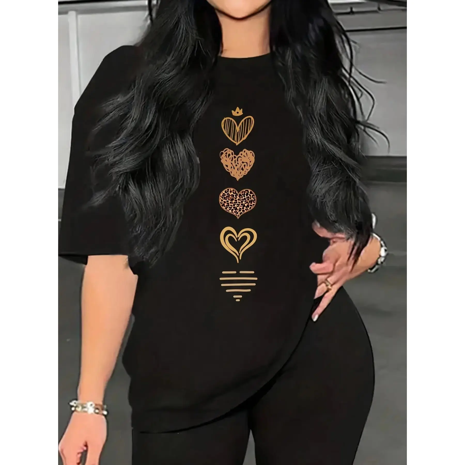 Women's Heart Print Short-Sleeve Denim Cargo T-Shirt - Round Neck, Loose Fit, Moderate-Thick Breathable Stretch Fabric, Streetwear Casual Sports Top for Commute, Breathable Stretch Women's Short Sleeves Sport T-Shirt, Sporty Chic, Exquisite Print