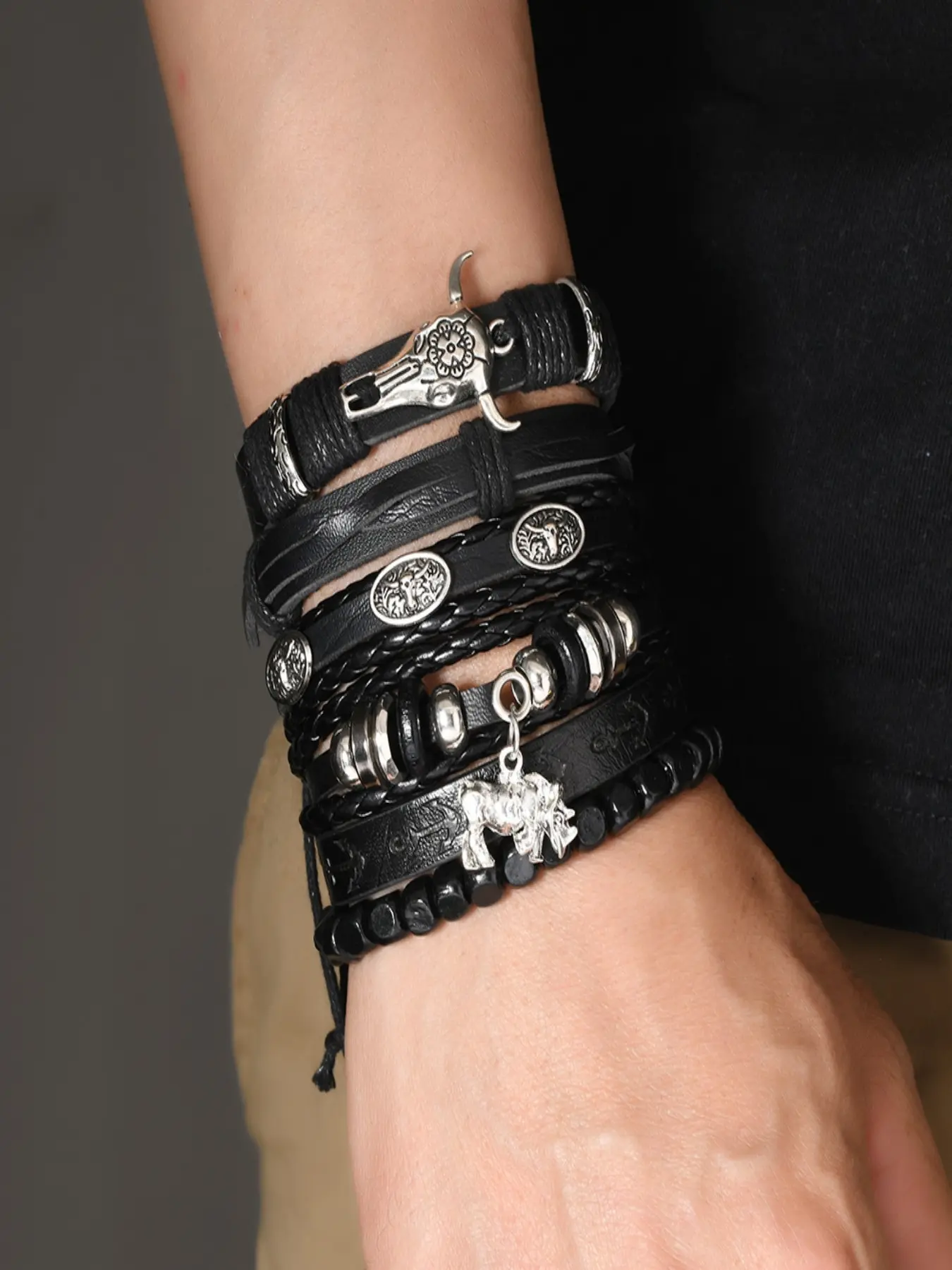 Men's Western Cowboy Stackable Leather Bracelet Set, 6 Pcs, Braided Leather, Bull Head Pendant, Adjustable Punk Jewelry Bracelets, Gift for Teen Boys