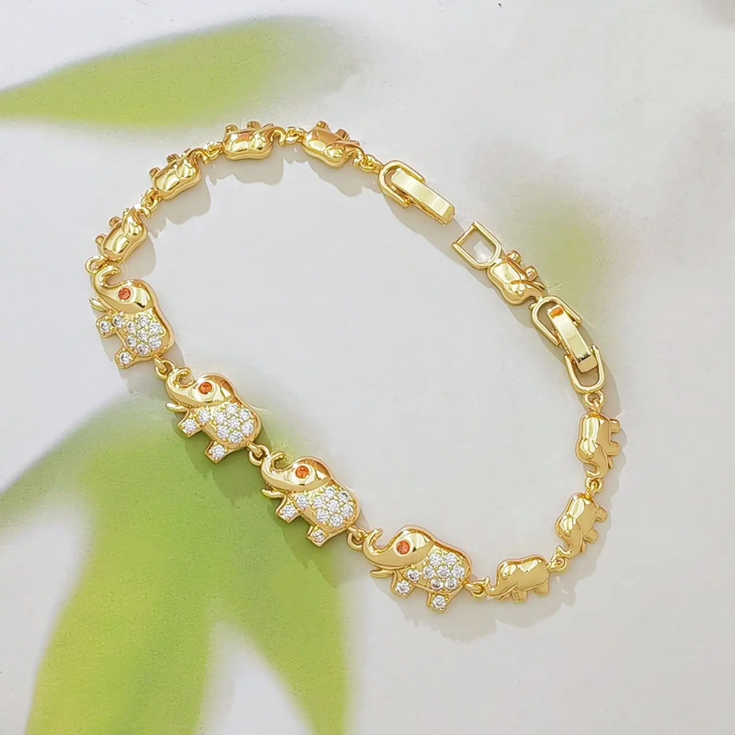 Women's Cute Elephant Charm Bracelet - Gold-Tone Metal Link Chain with Zircon, Good Luck Animal Sports Wristband, Gifts for Unisex