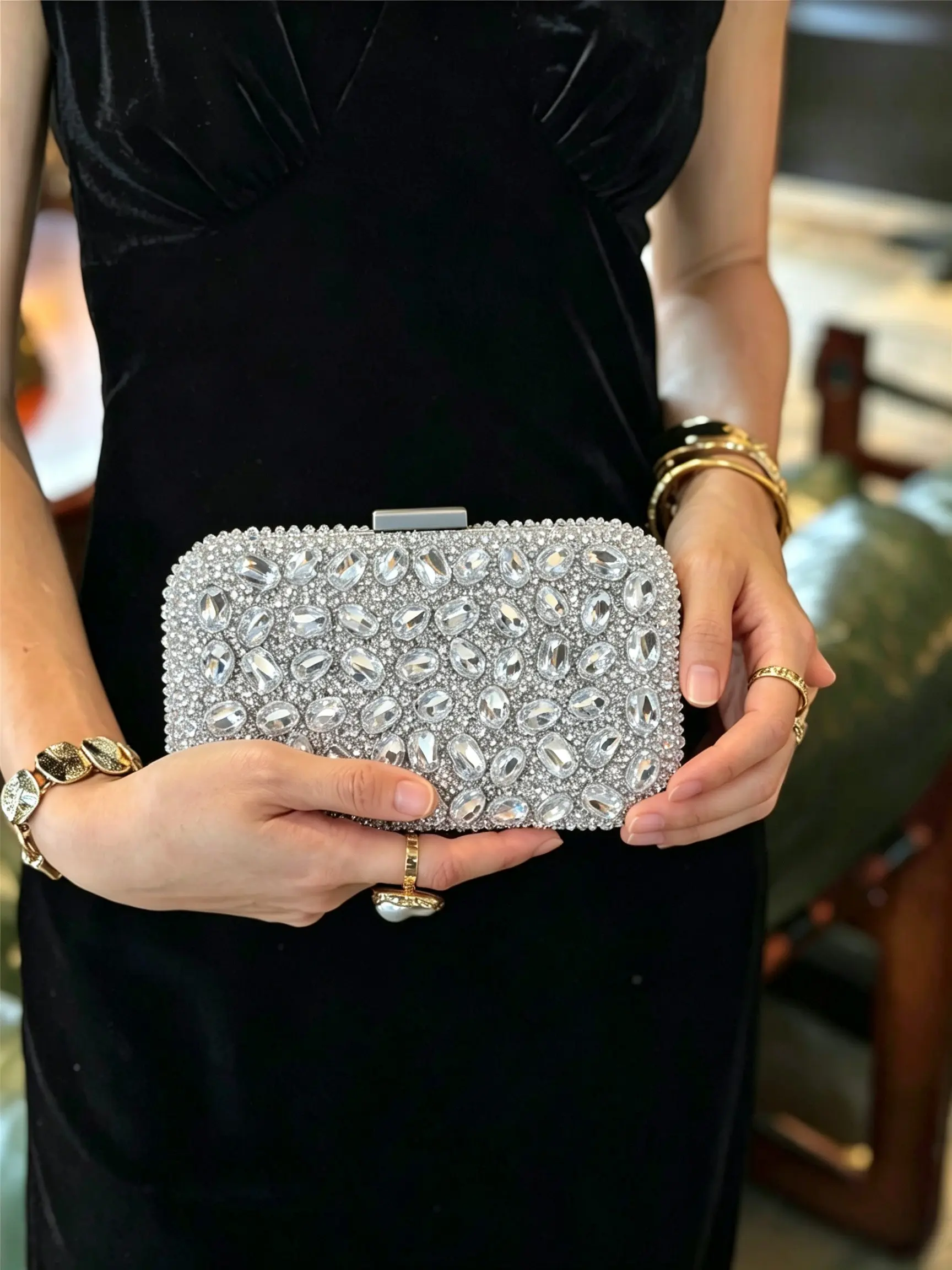 Sparkling Diamond Rectangle Hard Shell Evening Purse with Chain, Prom Gala Shoulder Crossbody Chain Clutch Purse, Fashionable Embellished Clutch, Elegant Clutch, Mixed Size Clear Rhinestones Shiny Silver Formal Handbag, Glittery Clutch Bag