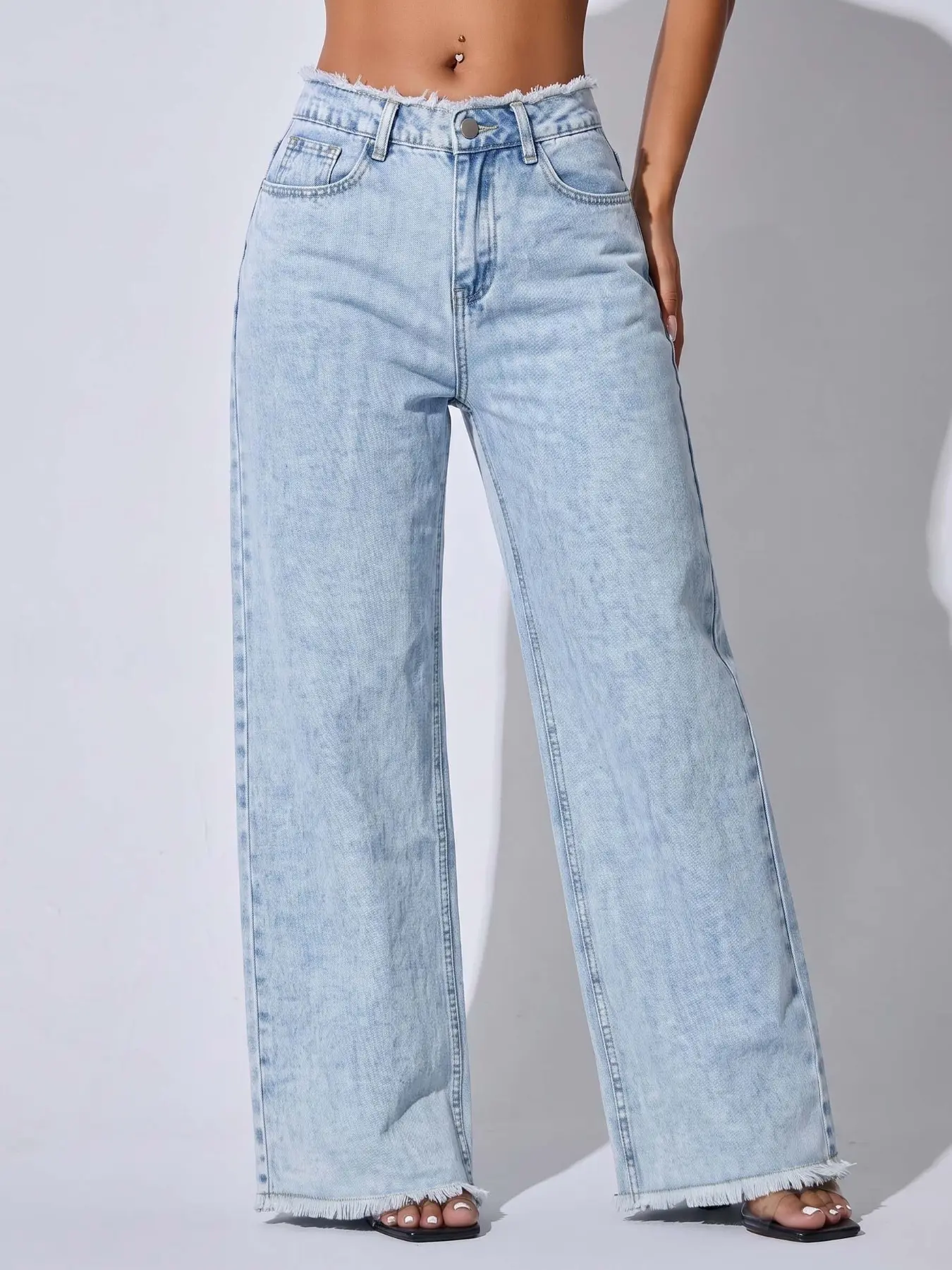 Chic Aesthetic Light Blue Acid-Washed Wide-Leg Pants, Frayed Edge Design, Pocket Detail, Casual Versatile Denim Jeans, Perfect for All Seasons