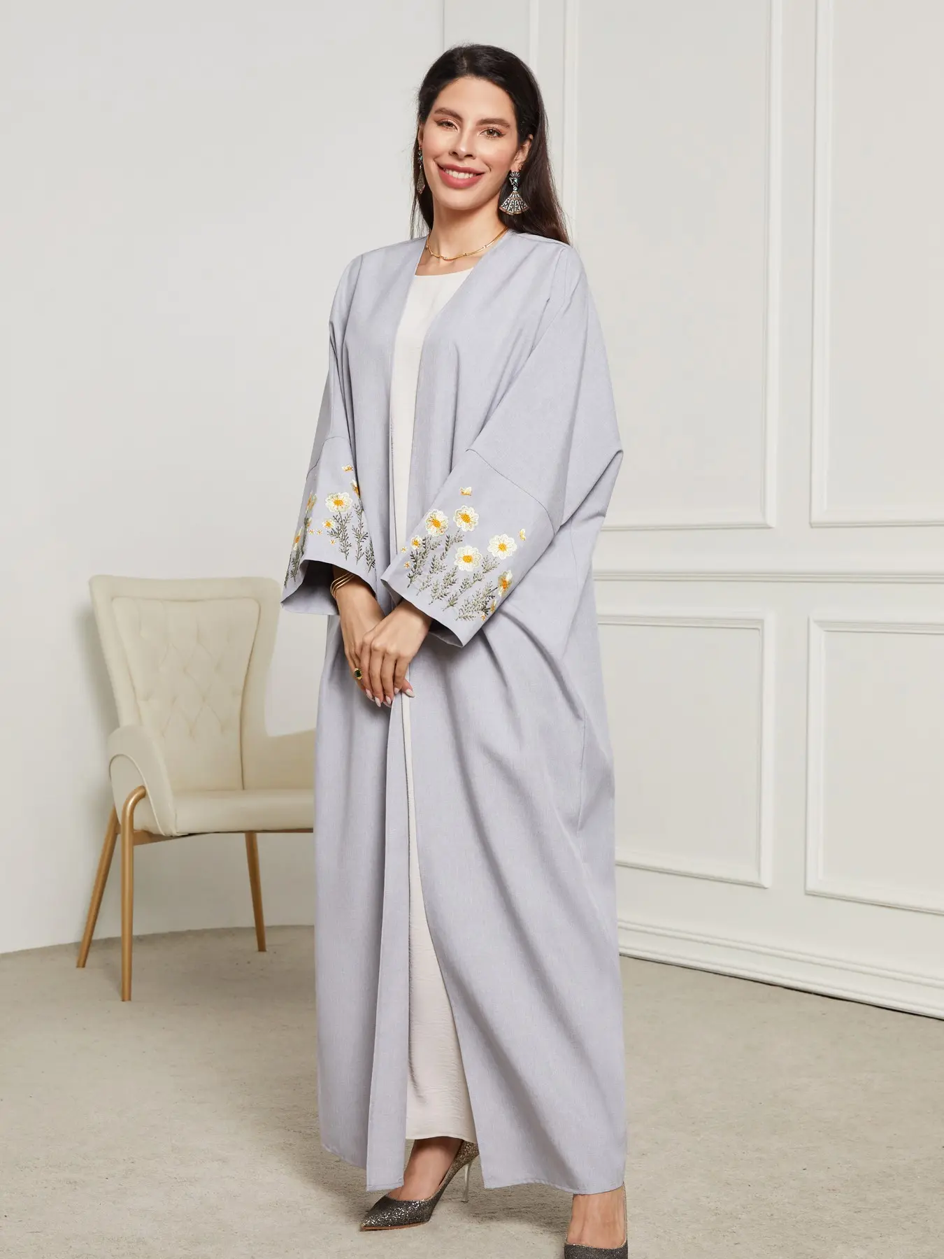 Women Daisy Embroidery Open Front Long Abaya Cardigan, Loose abayas, Loose Wide Long Sleeve Maxi Kimono Robe, Light Gray Floral Embroidered Cuff Outerwear, Modest Muslim Casual Cover Up, Soft Breathable Long Gown for Daily Wear, Ramadan, Vacation