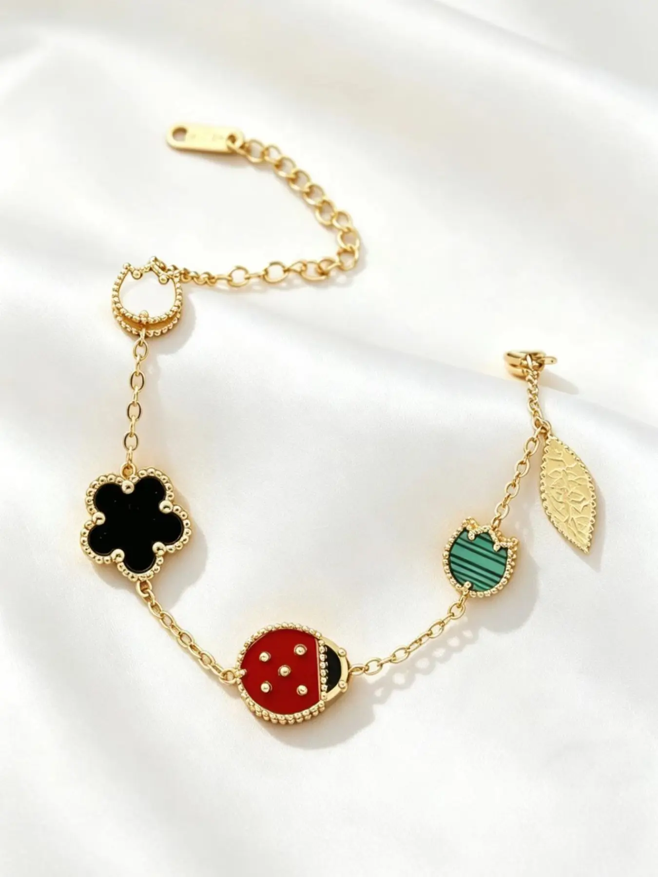 New Multicolor Enamel Luxury Series Seven-Spotted Ladybug Bracelet, Dual-Face Mother-Of-Pearl Five-Color Ladybug Bracelet, Bohemian Versatile Jewelry, Exquisite Trendy Bracelet, Trendy Jewelry, Elegant Jewelry Bracelet