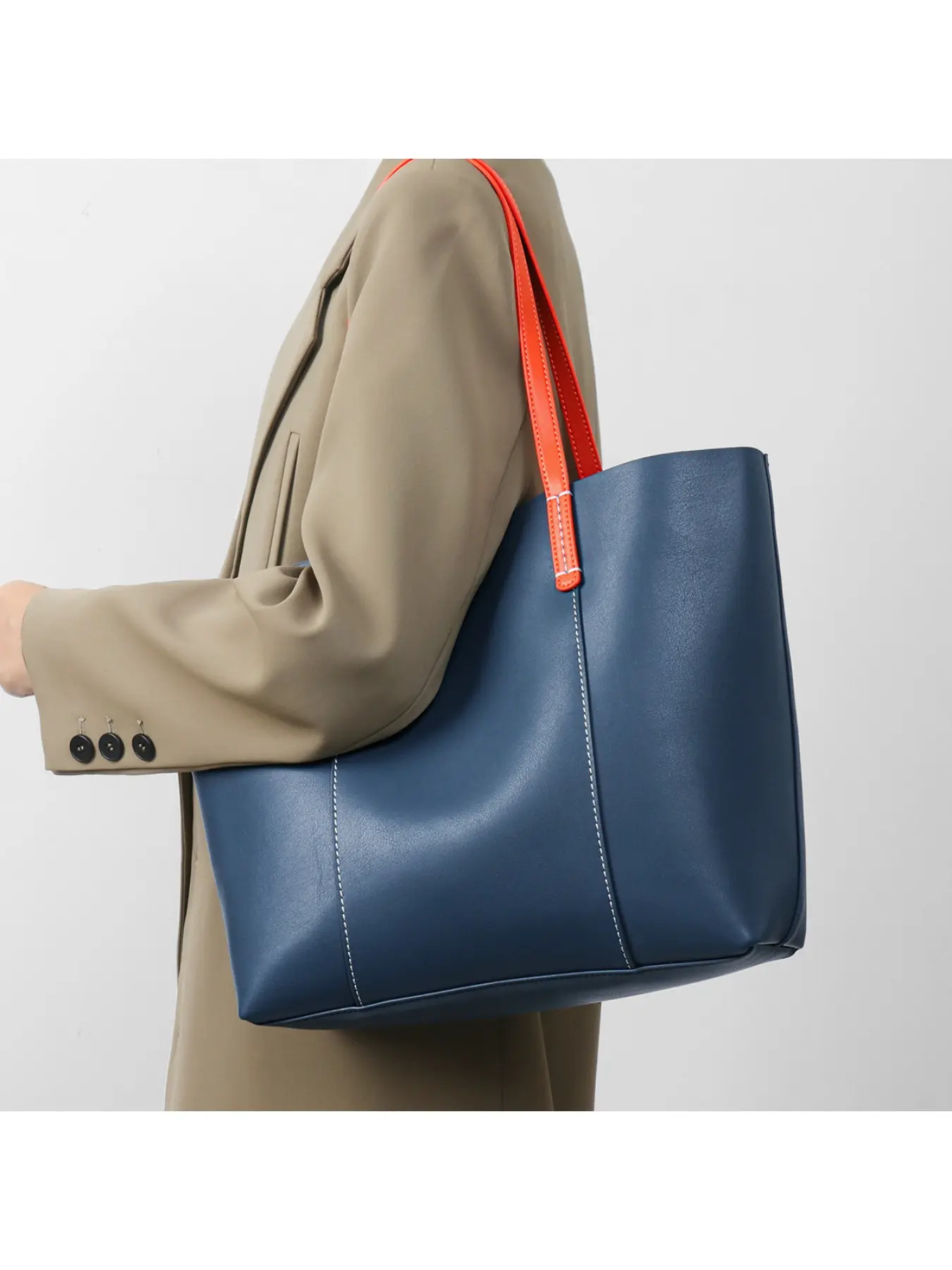 Bags Women's bags Hot-selling new large-capacity messenger bags Versatile leather shoulder high-end commuter tote bags