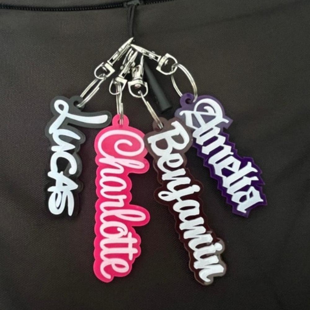 [Personalized keychain] Personalized acrylic name keychain| Customized letter jewelry| Gift for friends, family, birthdays, Thanksgiving, Homecoming, graduation| Suitable for bags, suitcases