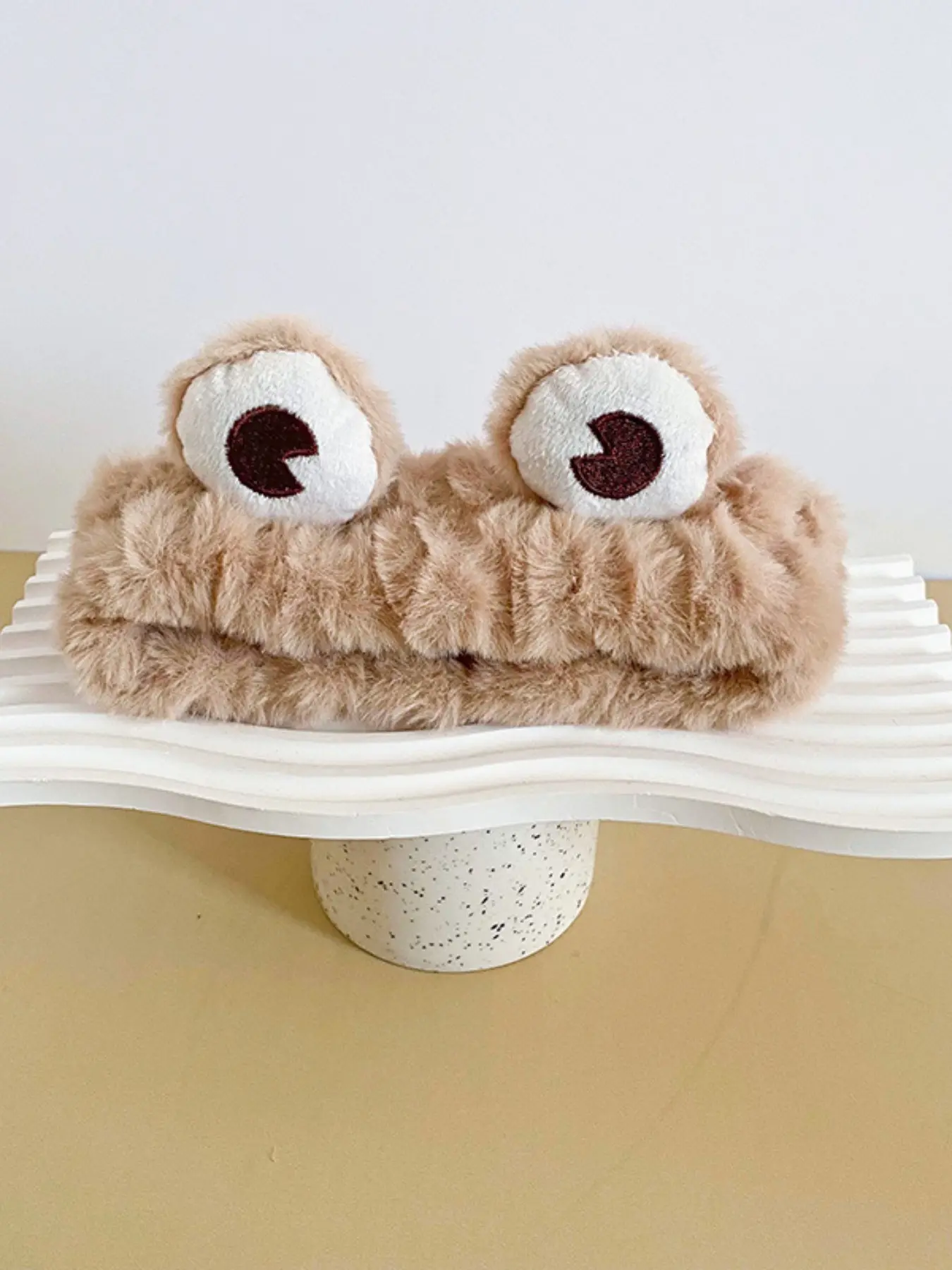 Frog Big Eye Headband for Women, Autumn & Winter Plush Hair Accessory, Non-Slip Design, Ideal for Face Washing & Masks, Cute Headbands, Non Slip Hairbands, Head Band for Washing Your Face