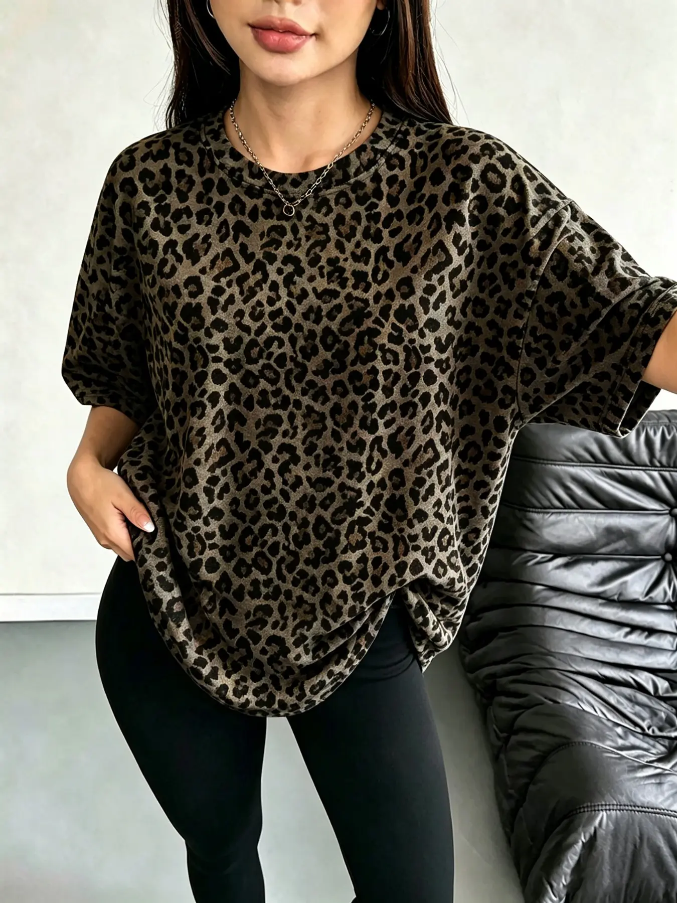 Y2K Women's American Wild Retro Leopard All-Over Print Loose Casual T-Shirt, Stylish Slim Fit Knit Short Sleeve, Crew Neck Dropped Shoulder Oversize Fit, Perfect For Summer Daily Home, Commute, Dating And Vacation Outfits