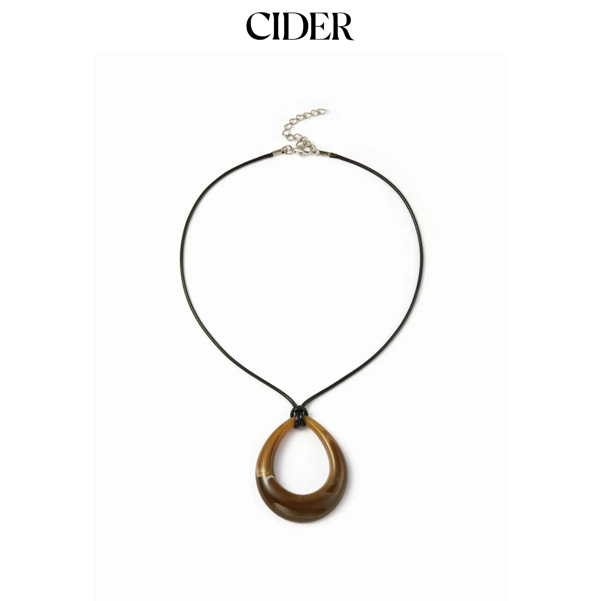 Cider OVAL PENDANT NECKLACE