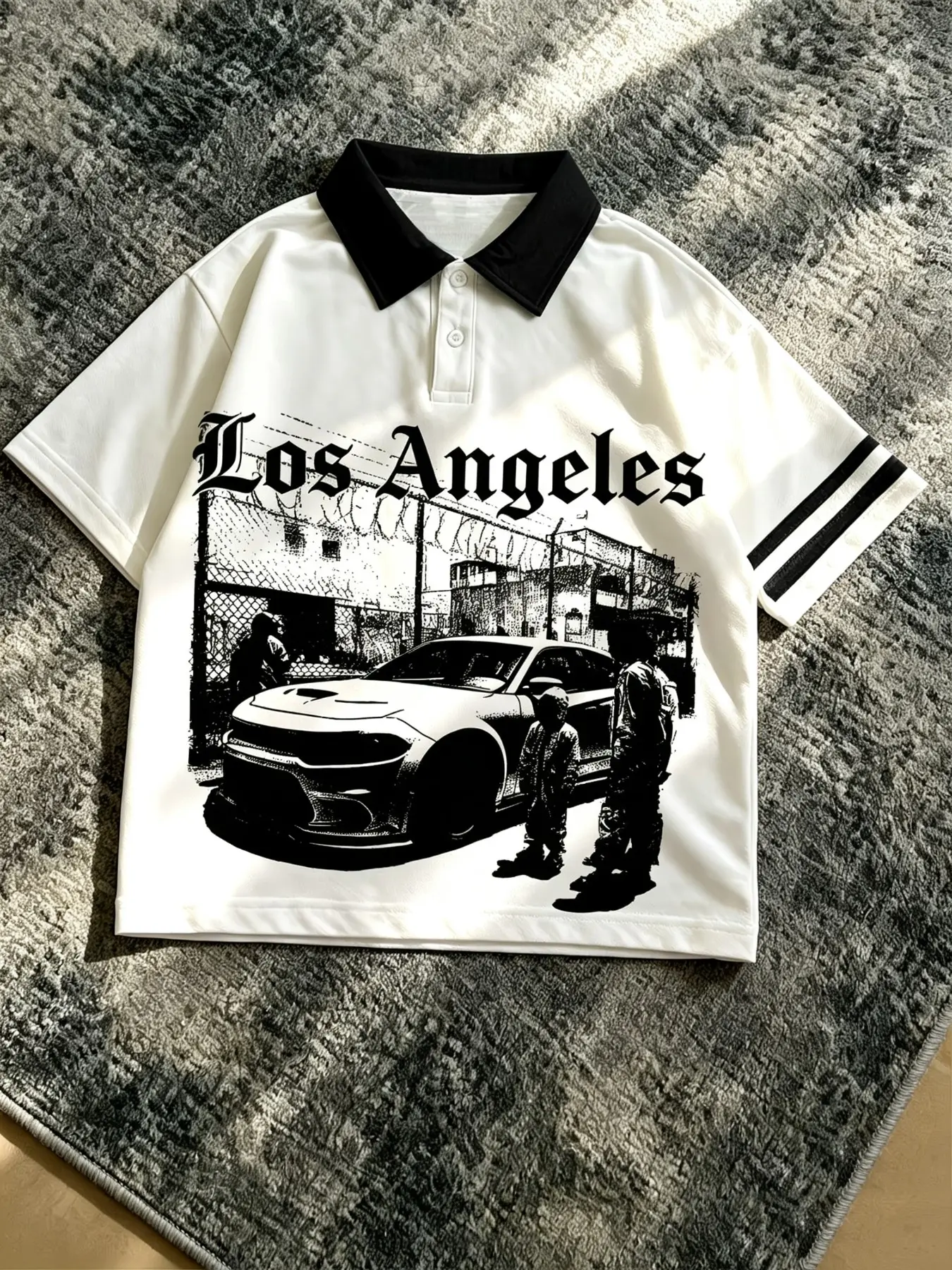 Men's White & Black "Los Angeles" Graphic Polo Shirt, Casual Streetwear Top with Car & City Print, Retro Y2K West Coast Style for Summer, Campus Looks, Casual Outings, Parties, Travel, Night Outs, and Relaxed Urban Styling