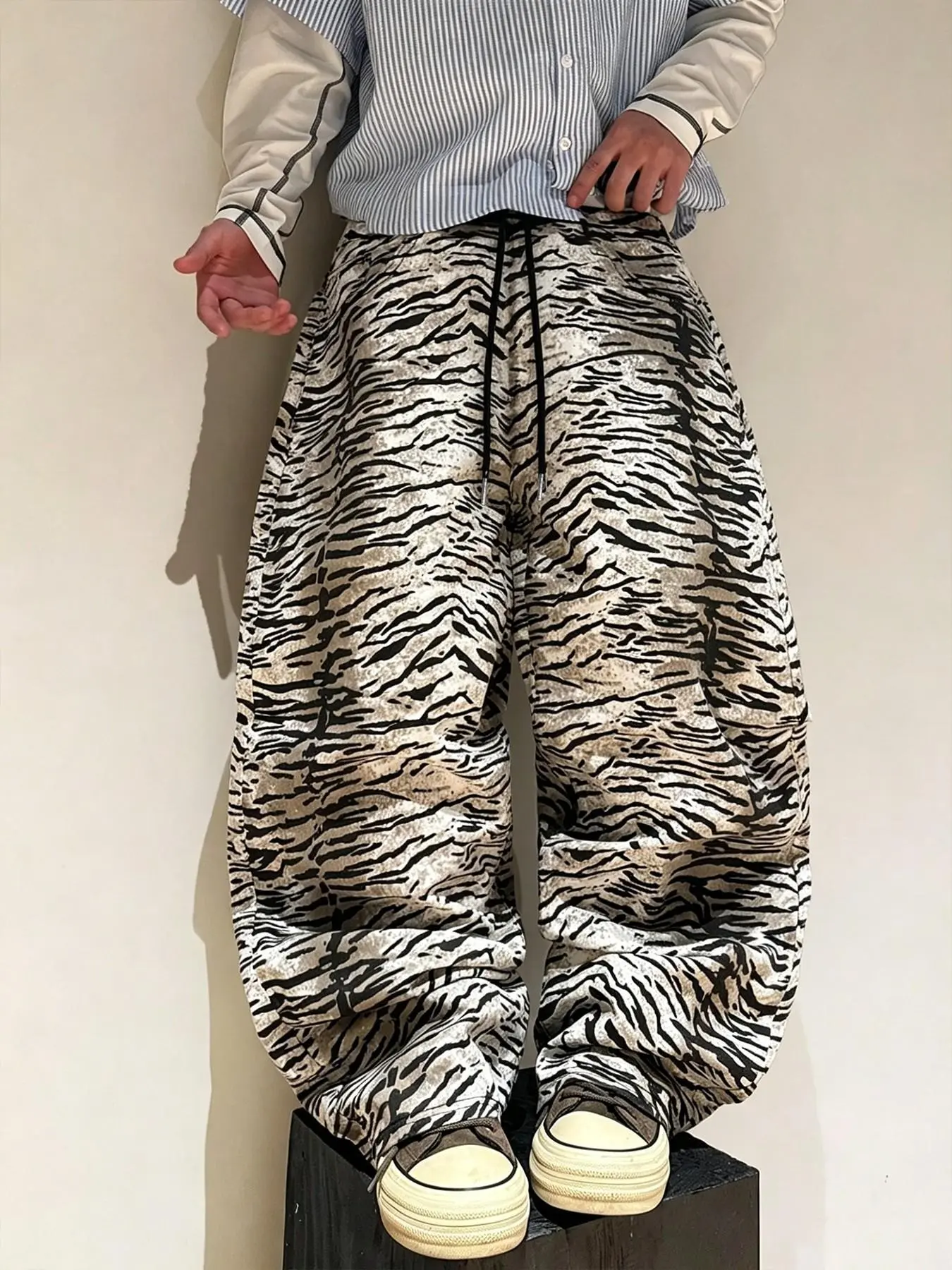 Y2K tiger patterned graphic Oversized wide leg pants | Retro aesthetic vintage streetwear vibe fashion | Men's and women's unisex loose casual Baggy pants | TikTok virus ✨ | All Seasons Trousers | Casual Wear Bottoms