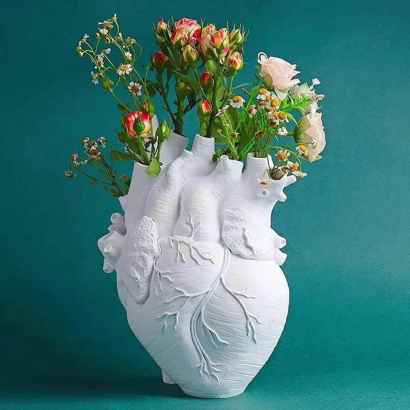 Heart-Shaped Flower Vase, Modern Nordic Resin Decorative Vase in White for Home, Living Room, Desktop, Wedding Decor & Valentine’s Day Gifts