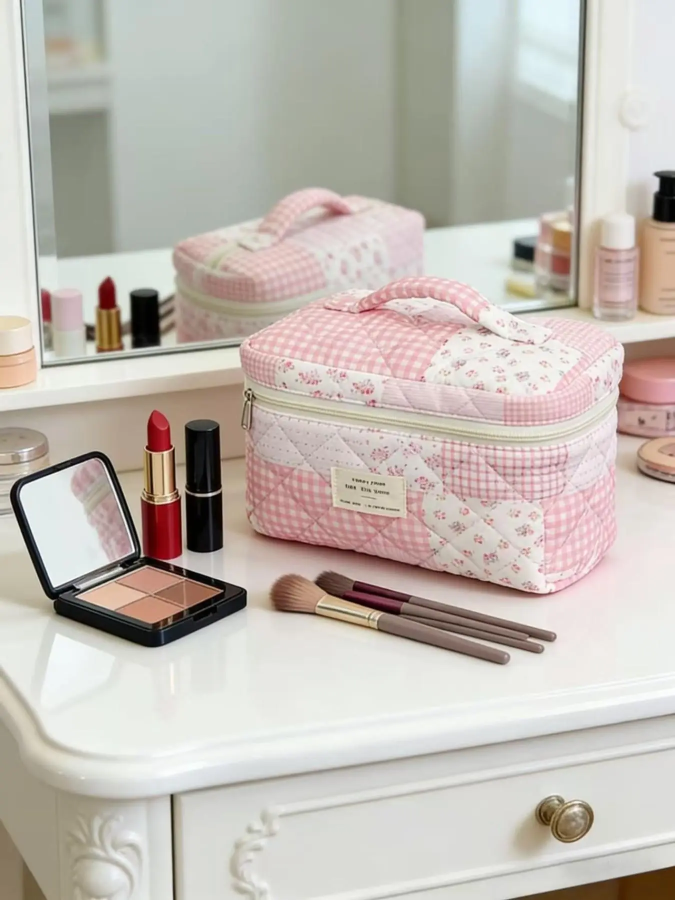 Pink Gingham Ditsy Floral Patchwork Quilted Makeup Bag, Portable Handle Cosmetic Organizer, Cute Girly Zipper Toiletry Storage Bag for Travel Daily Skincare Storage