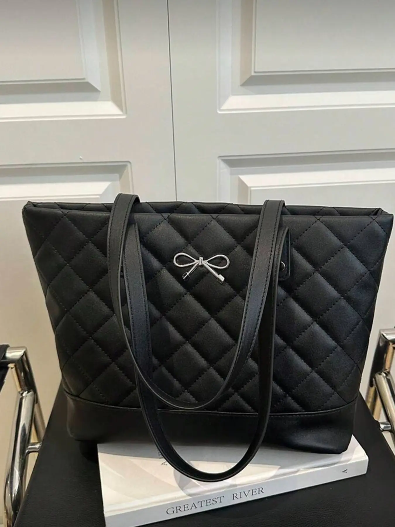 Large Capacity Diamond Pattern Solid Color Bow Handbag, Casual Simple Fashion Tote Bag, 2026 New Women's Stylish Bow Wallet
