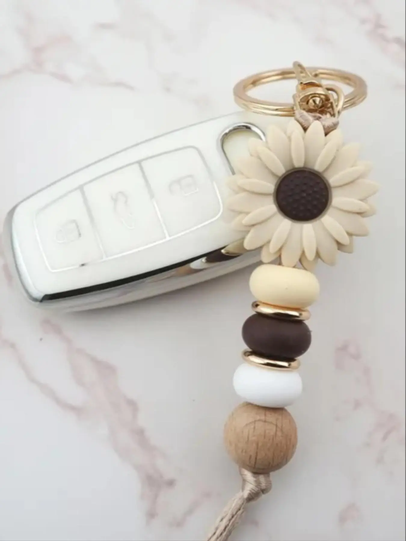 Silicone Daisy Keychain for Women, Fashion Floral Silicone Bead Keychain, Cute Keychain Accessory, Cute Car & Wallet Charm, Lobster Clasp, Perfect New Year Gift, Aesthetic Keychain