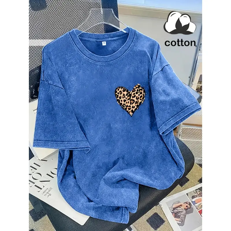 Oversize Leopard Heart Graphic Tee, Unisex Loose Cut Streetwear Top in Soft Cotton with a Silky Texture
