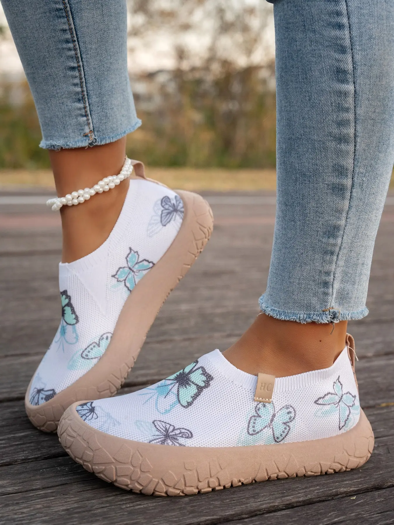 Women's Butterfly Print Flyknit Slip-On Sneakers, Breathable Mesh Thick Sole Walking Shoes, Anti-Slip Soft Comfort Casual Shoes