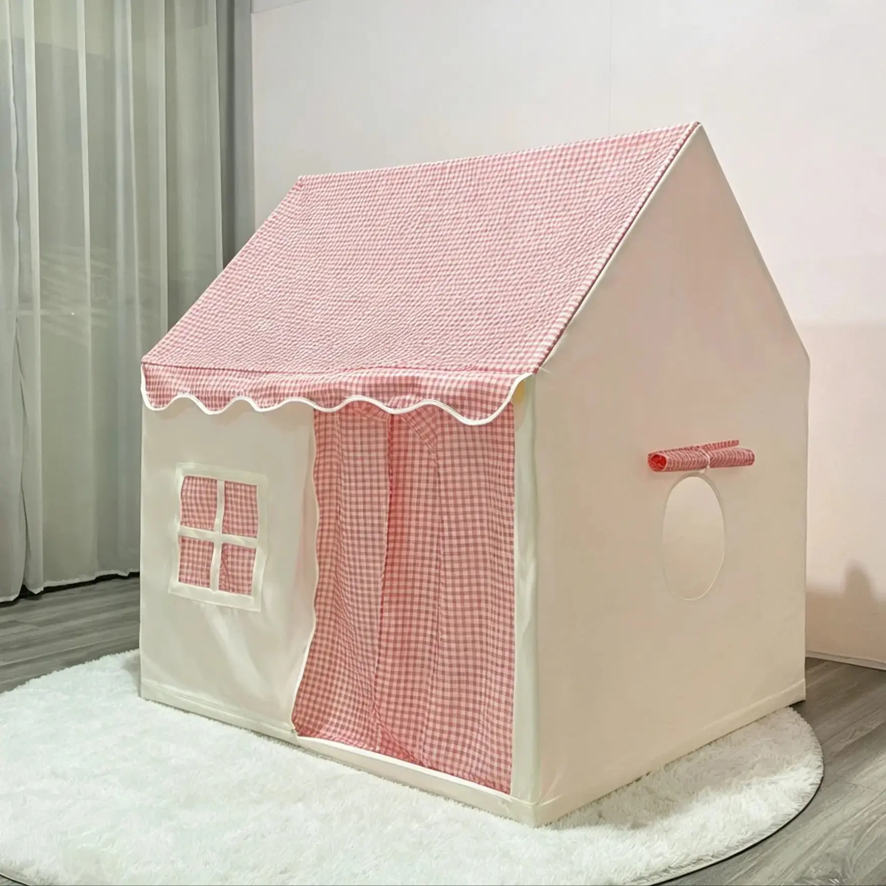 Indoor castle tent playhouse, Pretend play tent, for boys and girls, house for little princesses, large space holds 3-4 kids for play and childhood, suitable for indoor and outdoor use, ideal Christmas gift, skin-friendly fabric, stable and durable