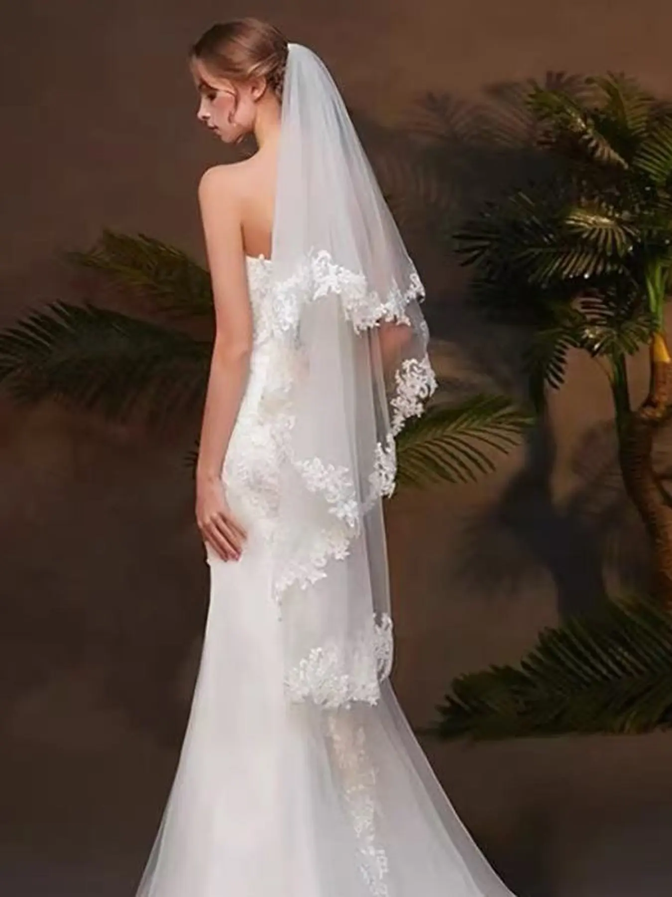 Elegant Ivory Wedding Veil, Long Water-Soluble Lace Trim, Perfect for European and American Weddings, Simple and Chic Design, Wedding Veils for Brides