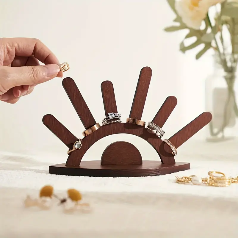 2D flat decoration: 1 vintage wooden jewelry display stand, creative ring and bracelet storage display stand, wooden craft decoration, suitable for jewelry storage and display on the family bedroom dressing table.