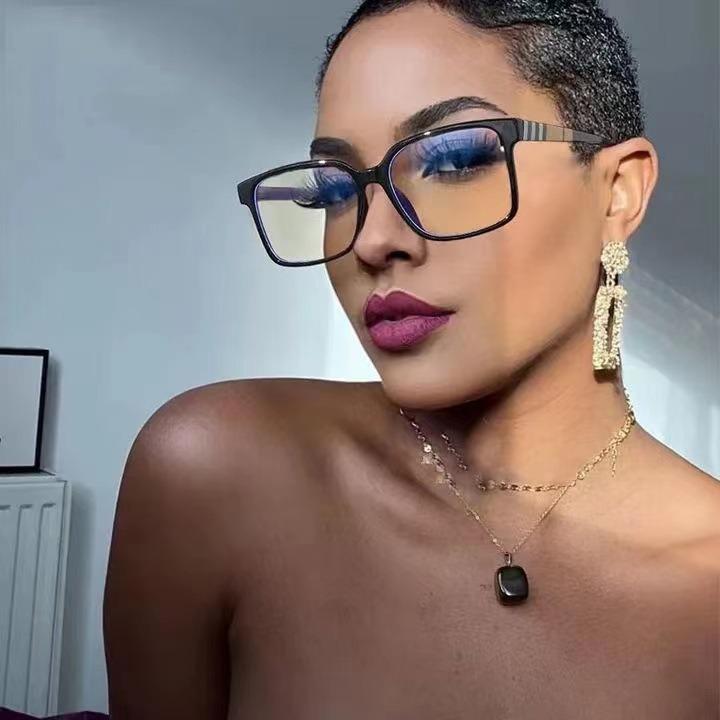 Retro Rectangular Blue Light Blocking Glasses – Non-Prescription Computer Eyewear with Flexible Temple Arms, Lightweight & Comfortable Protective Frames Ideal for Office Work, Study, Gaming & Daily Screen Use