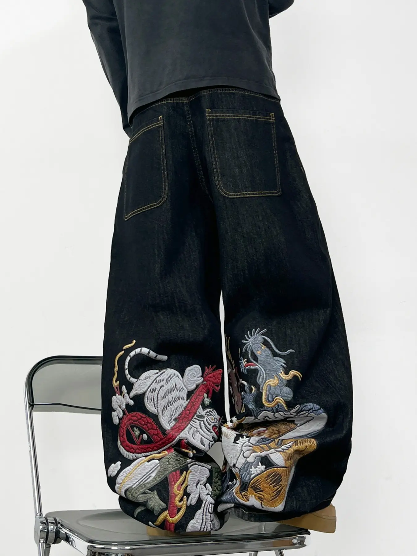 Dragon Tiger Print Men's Loose Baggy Wide Leg Casual Streetwear Jeans, Street Style Y2K Fashion, Comfortable Fabric, Multiple Sizes Available