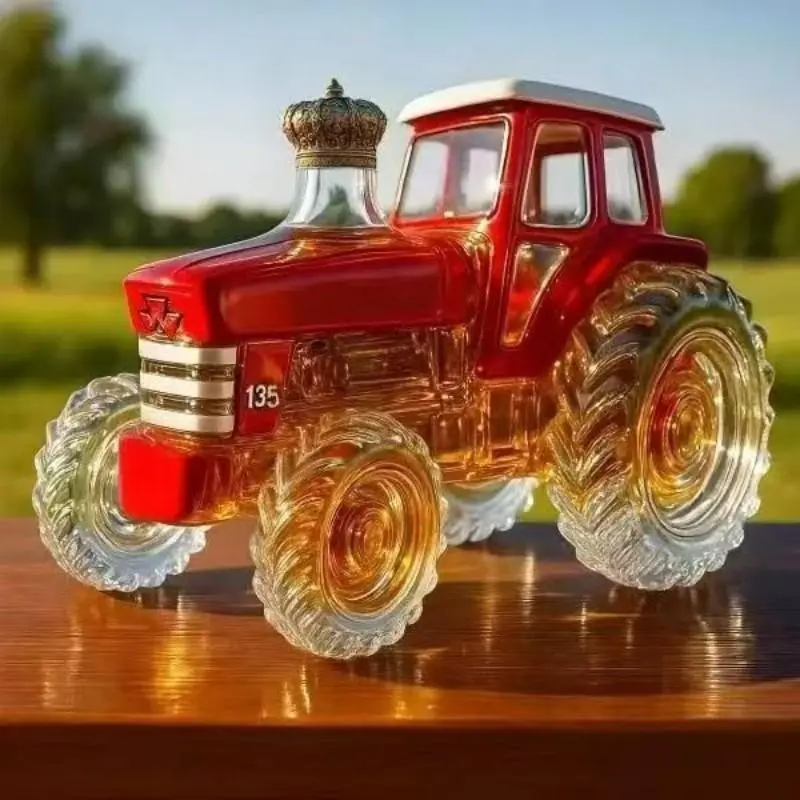Tractor Whiskey Decanter, Farm Bar Decor, Barware, Perfect for Farmer Life, Ideal for Whiskey Lovers, Unique Home Decoration Piece