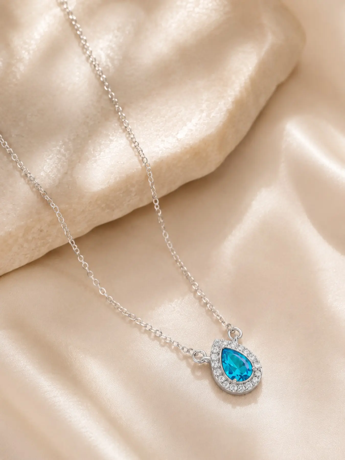 1-Piece Blue Teardrop Pendant Necklace, Silver Color Crystal Water Drop Chain, Elegant Rhinestone Jewelry Accessory for Women Girls, All Seasons