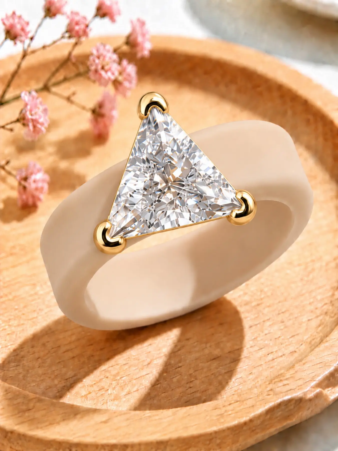 Unisex Triangle Cut Diamond Ring, Band Claw Setting, Vintage Gothic Style Shiny Jewelry, Gift for Him/her